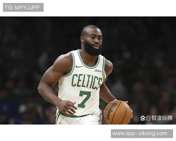 杰伦布朗表现稳定但未能带领球队获胜18投9中斩获25分6篮板4助攻