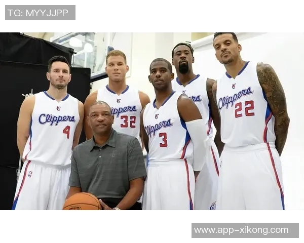 文班与教练组共同商议是否先发NBA决赛对阵尼克斯引发关注