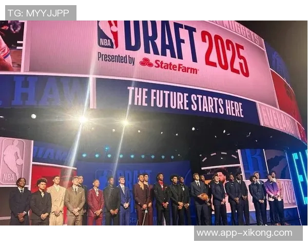 18届NBA选秀大戏吹杨换队11顺位惊喜连连多位实力新星闪耀登场 18届NBA选秀大戏吹杨换队11顺位惊喜连连多位实力新星闪耀登场