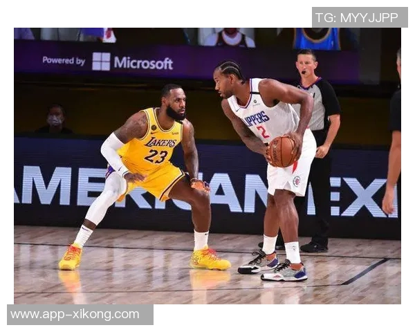 快船与国王激战正酣半场比分紧咬小卡与科林斯表现抢眼 快船与国王激战正酣半场比分紧咬小卡与科林斯表现抢眼