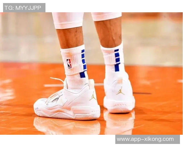 12月球鞋上脚时间配色排名揭晓科比占据五席哈登与老詹表现不俗 12月球鞋上脚时间配色排名揭晓科比占据五席哈登与老詹表现不俗